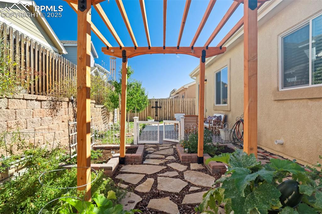 Image 42 of 50: Patio