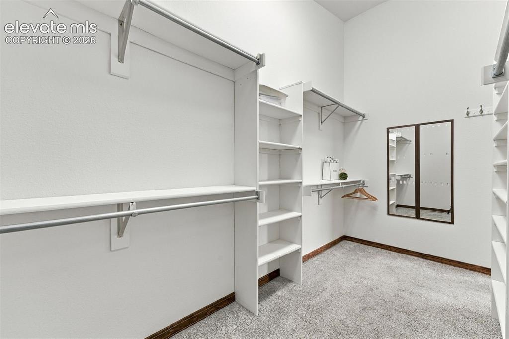 Image 18 of 47: Closet