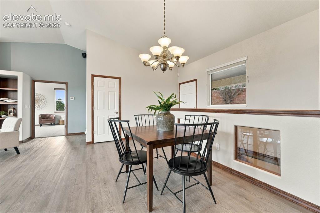 Image 5 of 47: Dining Area