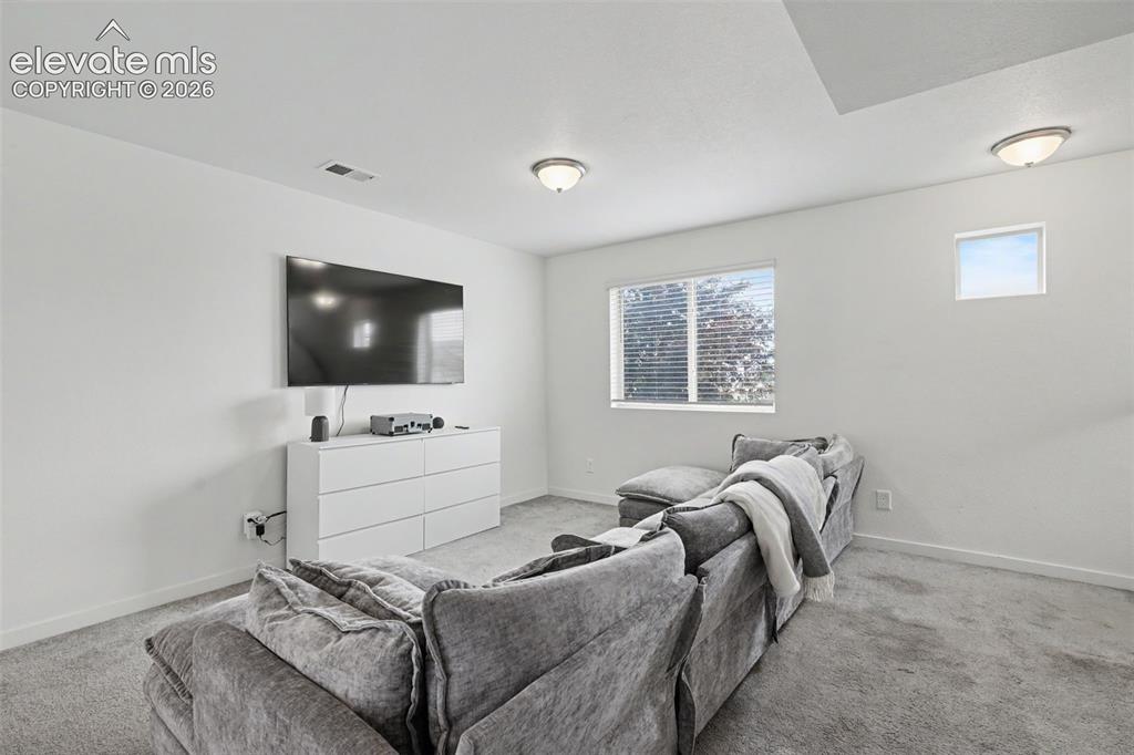 Image 15 of 30: Living Room