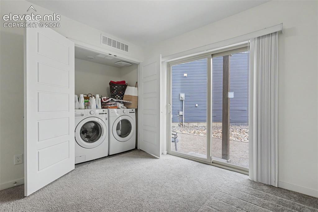 Image 19 of 30: Laundry