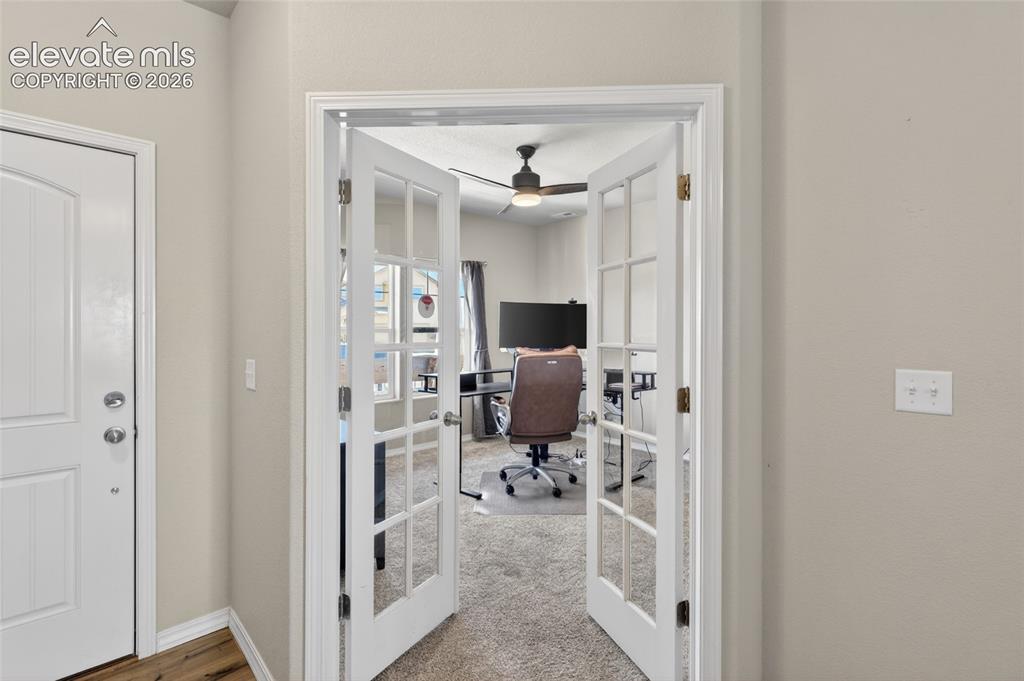 Image 15 of 40: Office