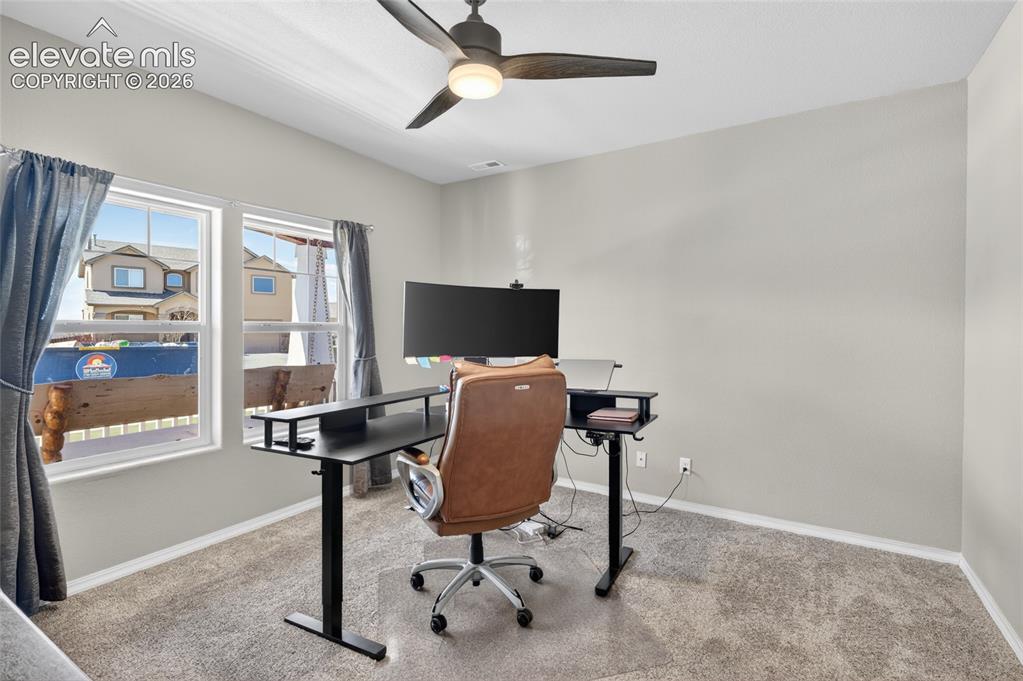 Image 16 of 40: Office