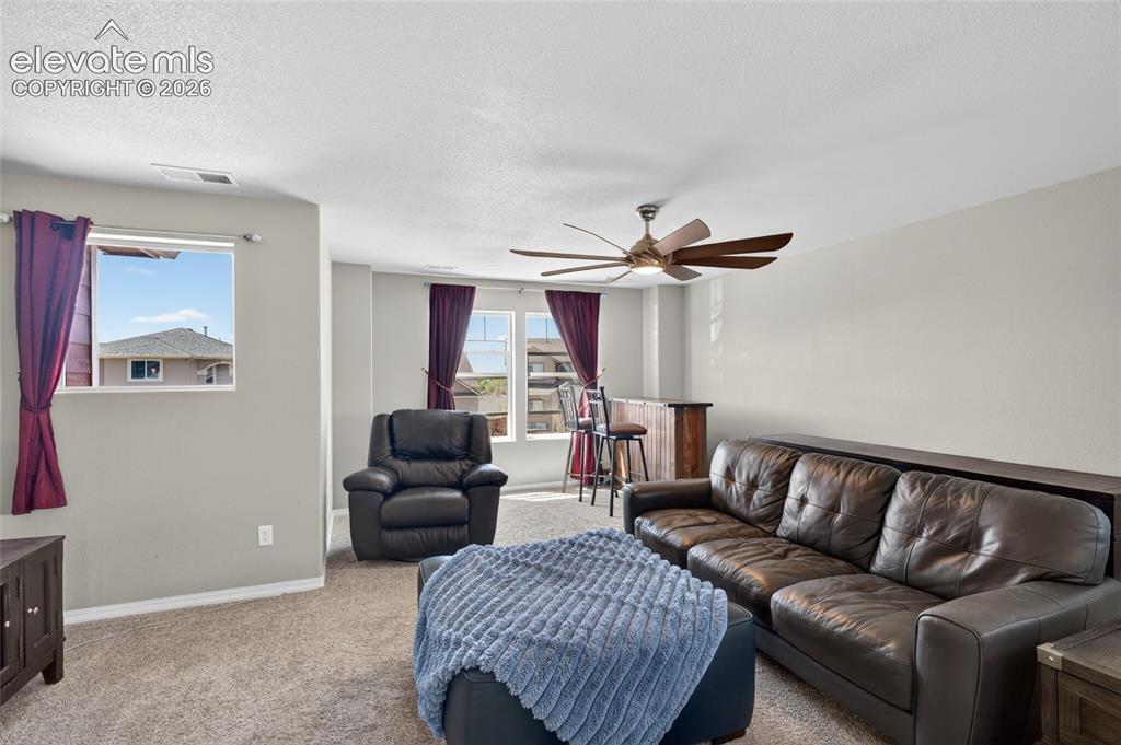 Image 17 of 40: Loft