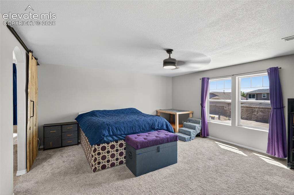 Image 19 of 40: Bedroom