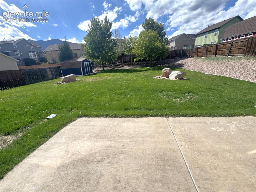 Image 40 of 40: Yard