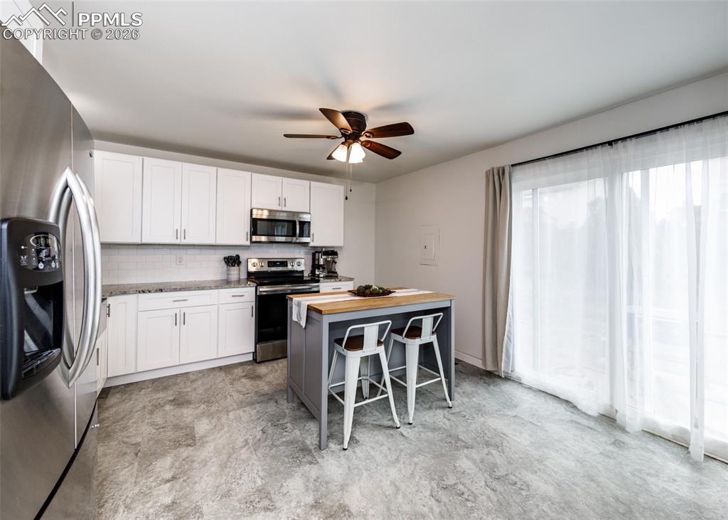 Image 8 of 43: Kitchen