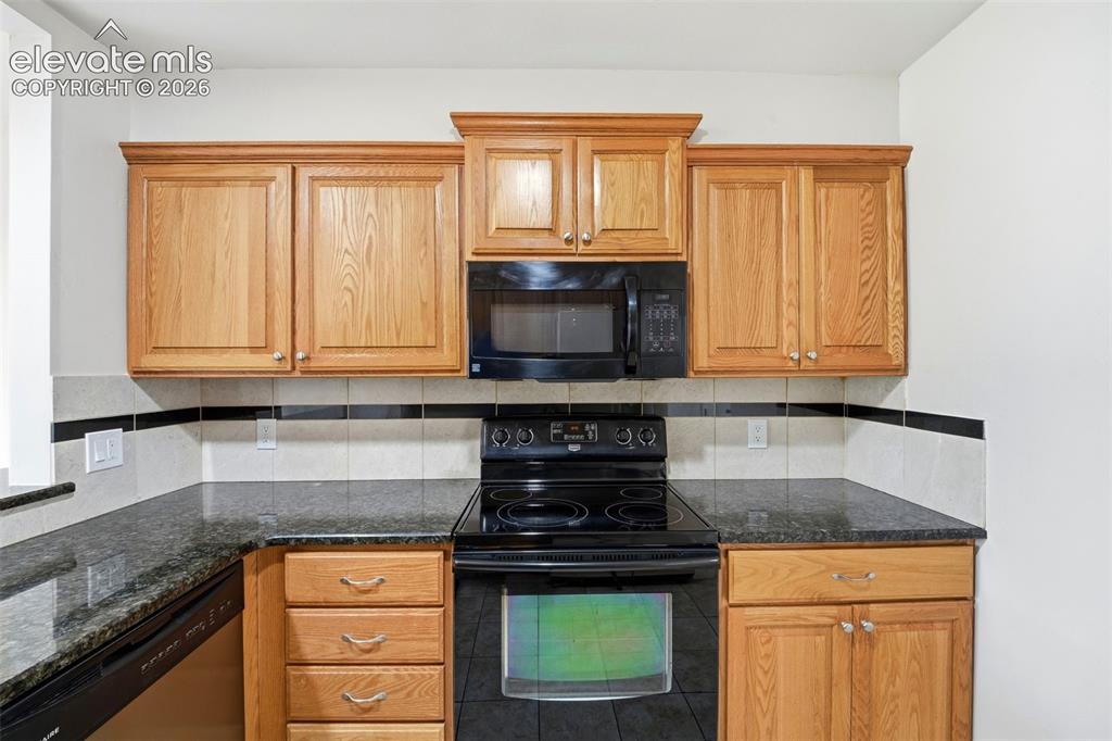 Image 13 of 46: Kitchen
