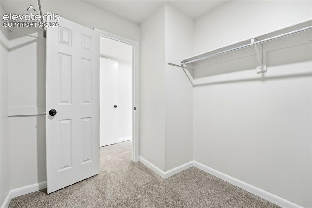 Image 22 of 46: Closet
