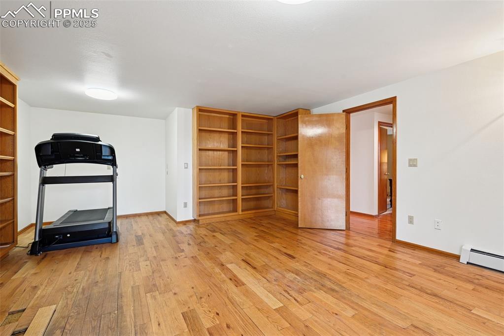 Image 46 of 49: Workout room 