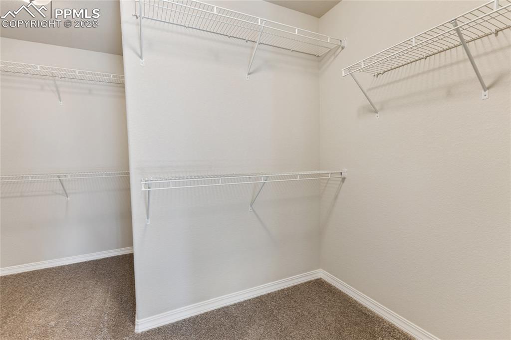 Image 27 of 38: Closet