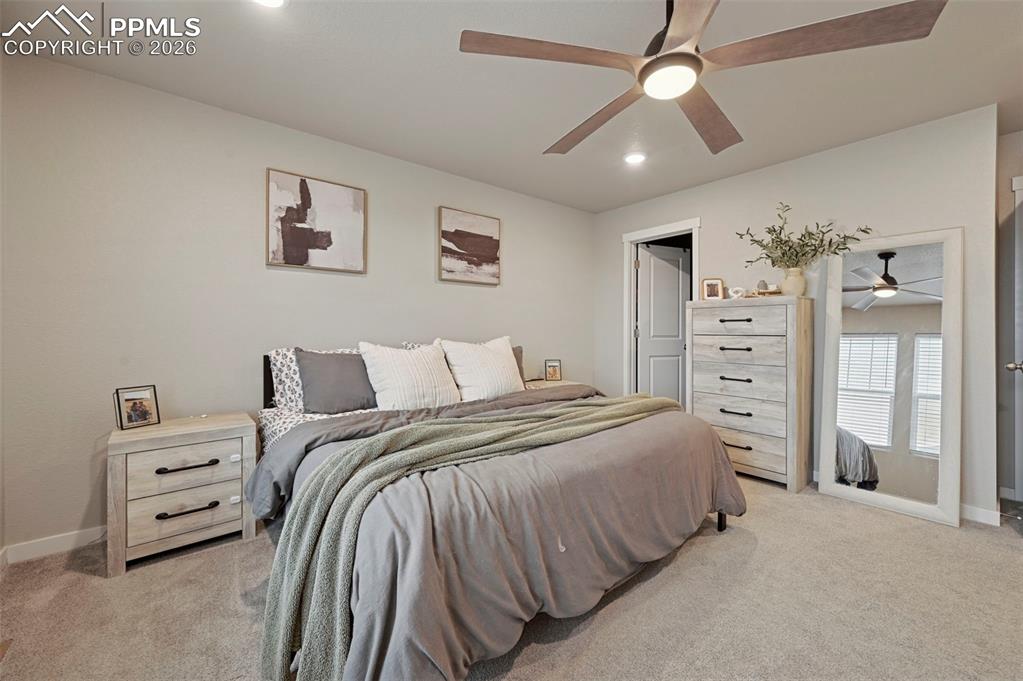 Image 16 of 35: Bedroom