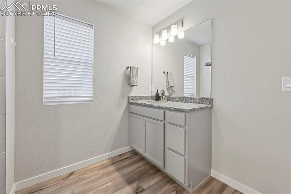 Image 20 of 35: Bathroom