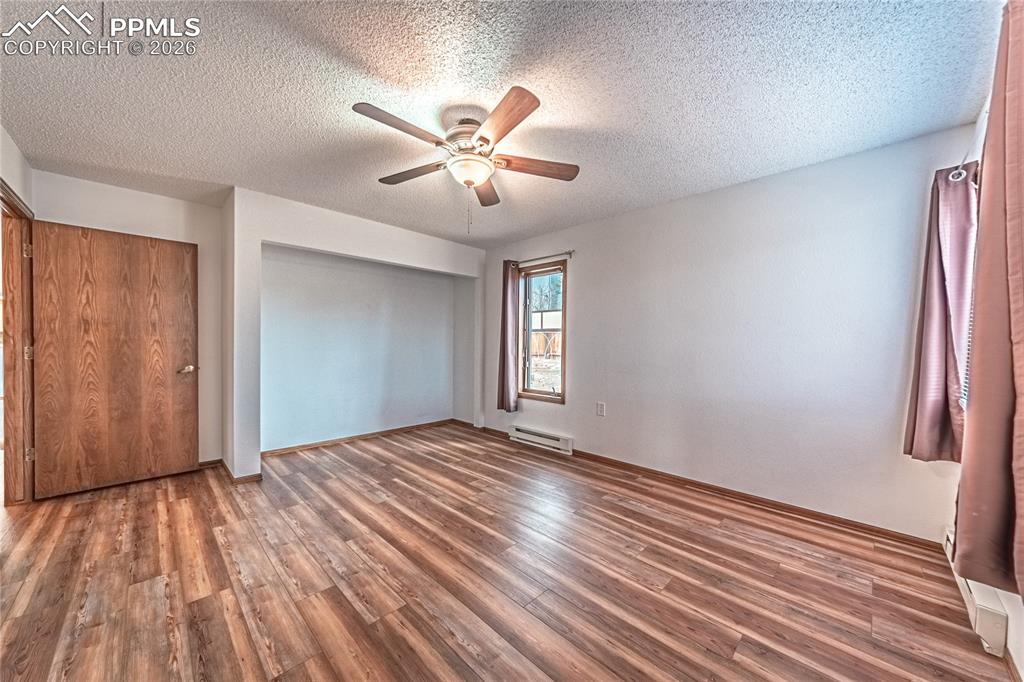 Image 25 of 49: Bedroom