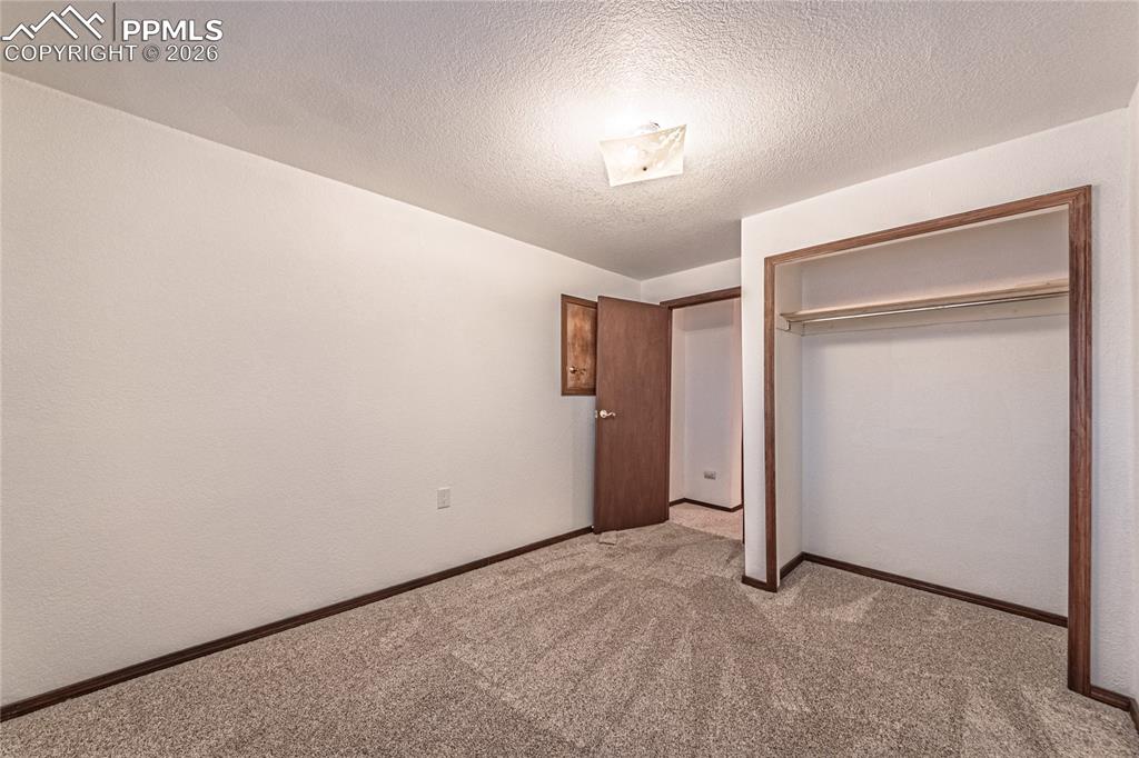 Image 34 of 49: Bedroom