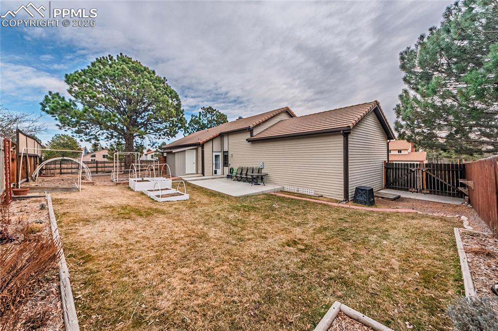 Image 41 of 49: Back of Structure