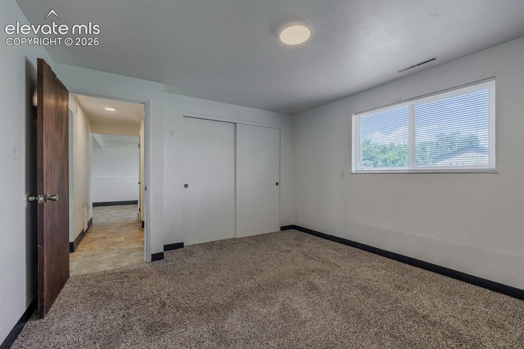 Image 17 of 26: Bedroom