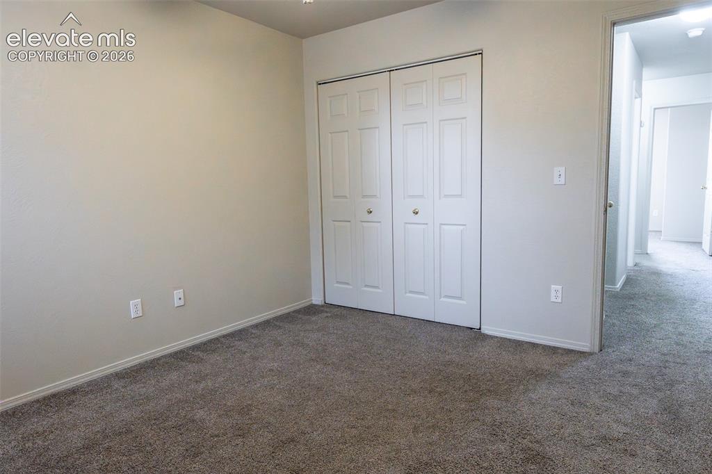 Image 19 of 24: Bedroom