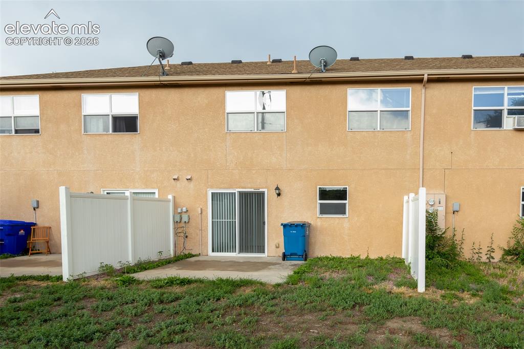 Image 2 of 24: Back of Structure