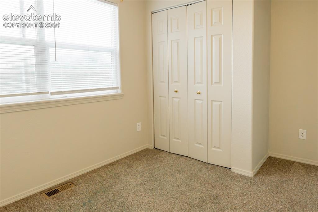Image 23 of 24: Bedroom