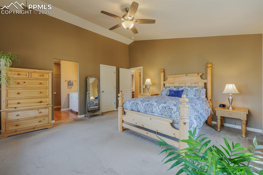 Image 13 of 32: Bedroom