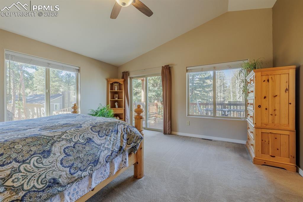 Image 14 of 32: Bedroom