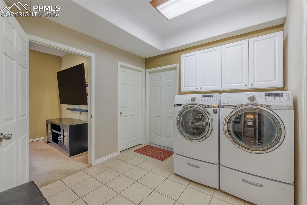 Image 29 of 32: Laundry