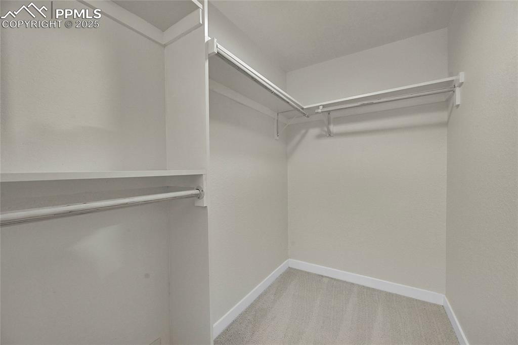 Image 17 of 24: Closet