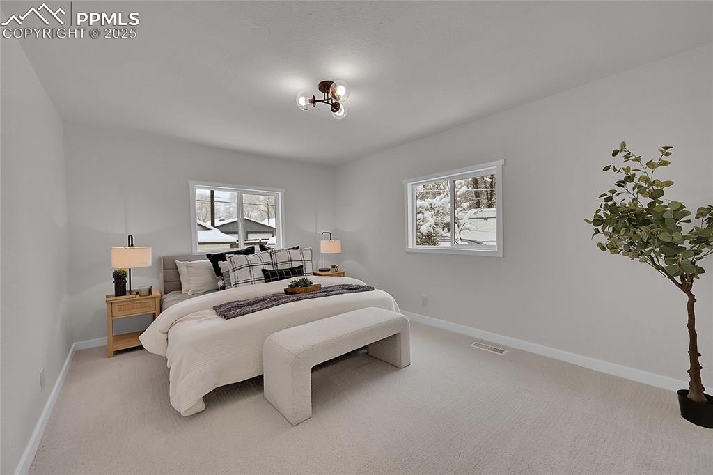 Image 3 of 24: Bedroom