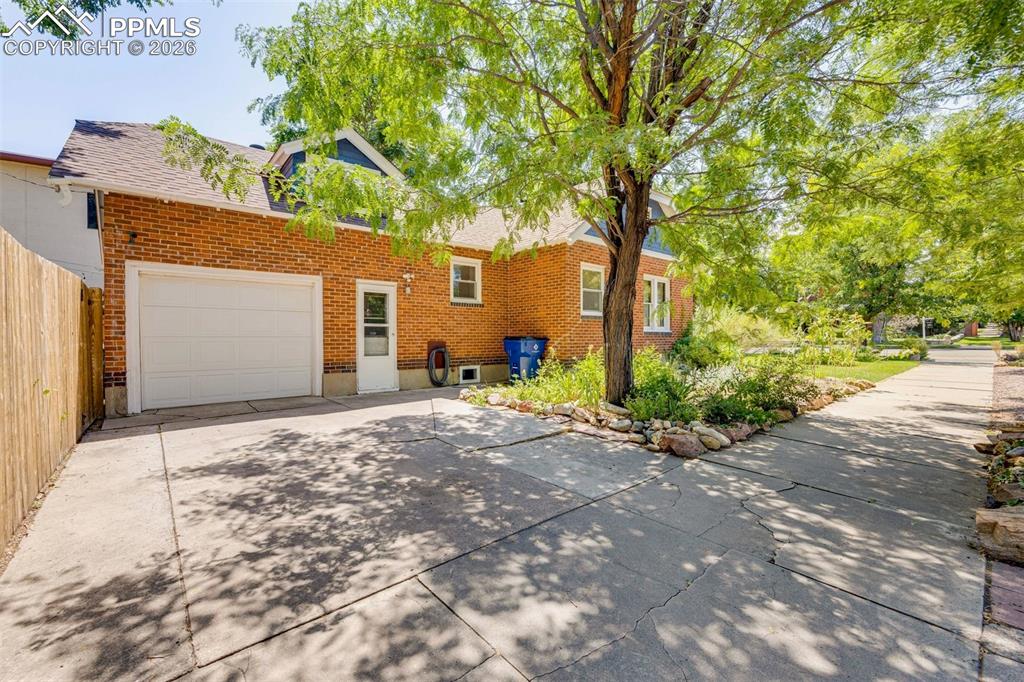 Image 3 of 22: Side of Structure