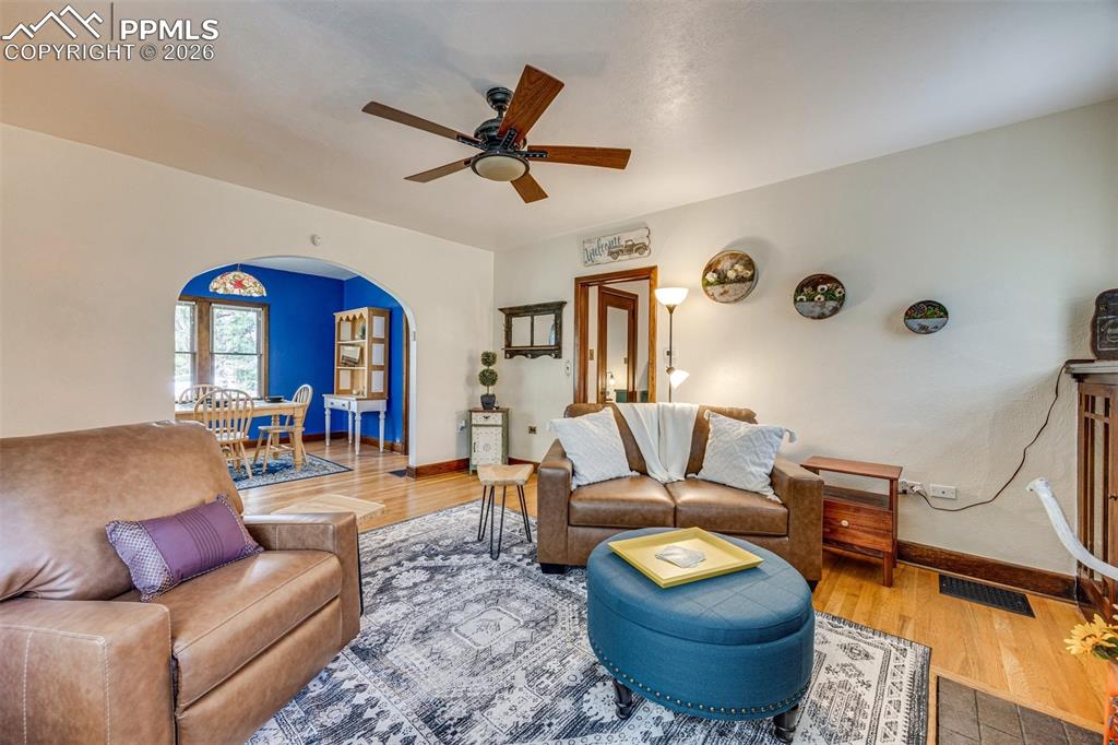 Image 7 of 22: Living Room