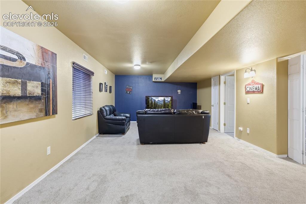 Image 19 of 31: Family Room