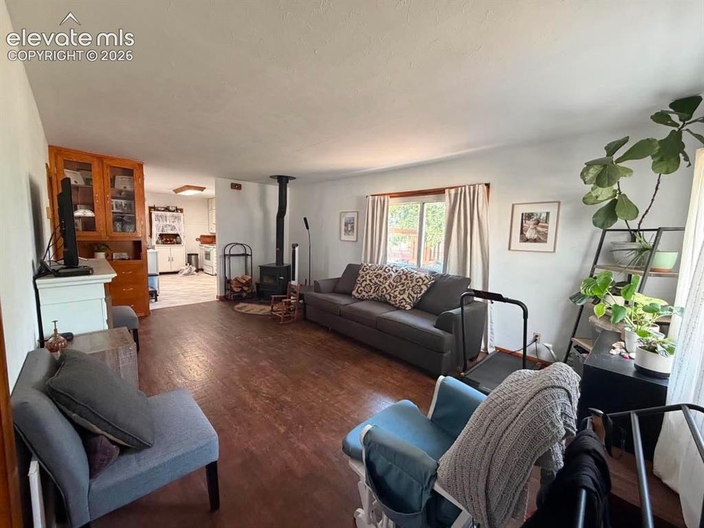 Image 8 of 21: Living Room