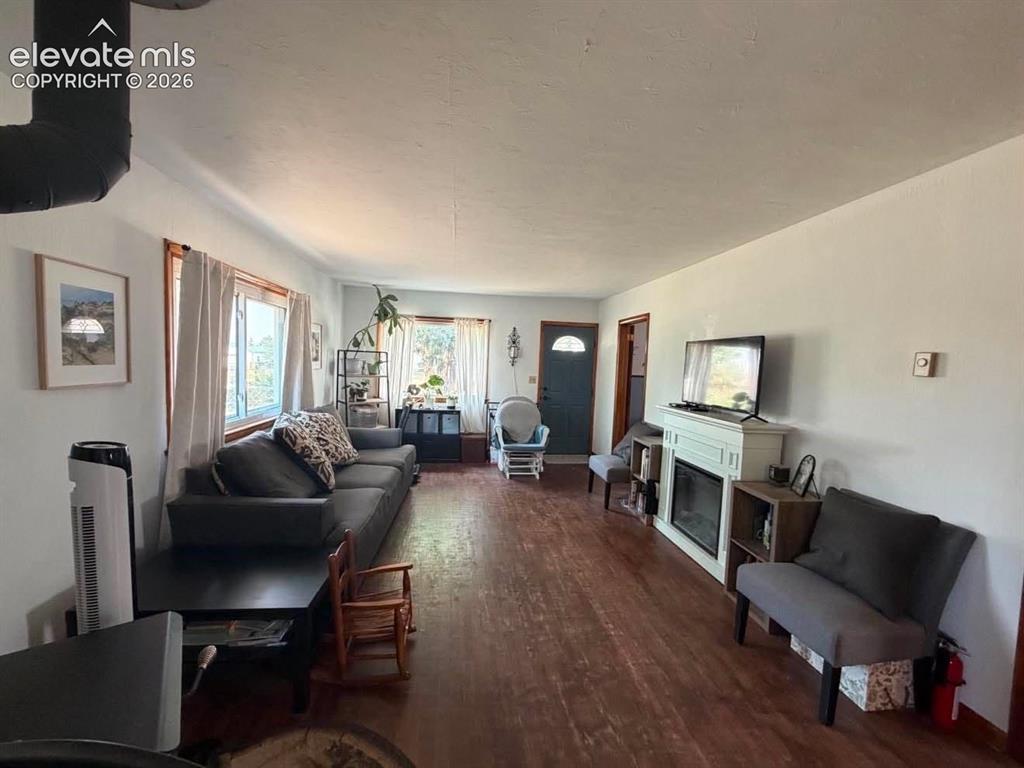 Image 9 of 21: Living Room