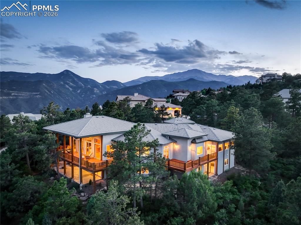 Image 45 of 47: Incredible mountain retreat