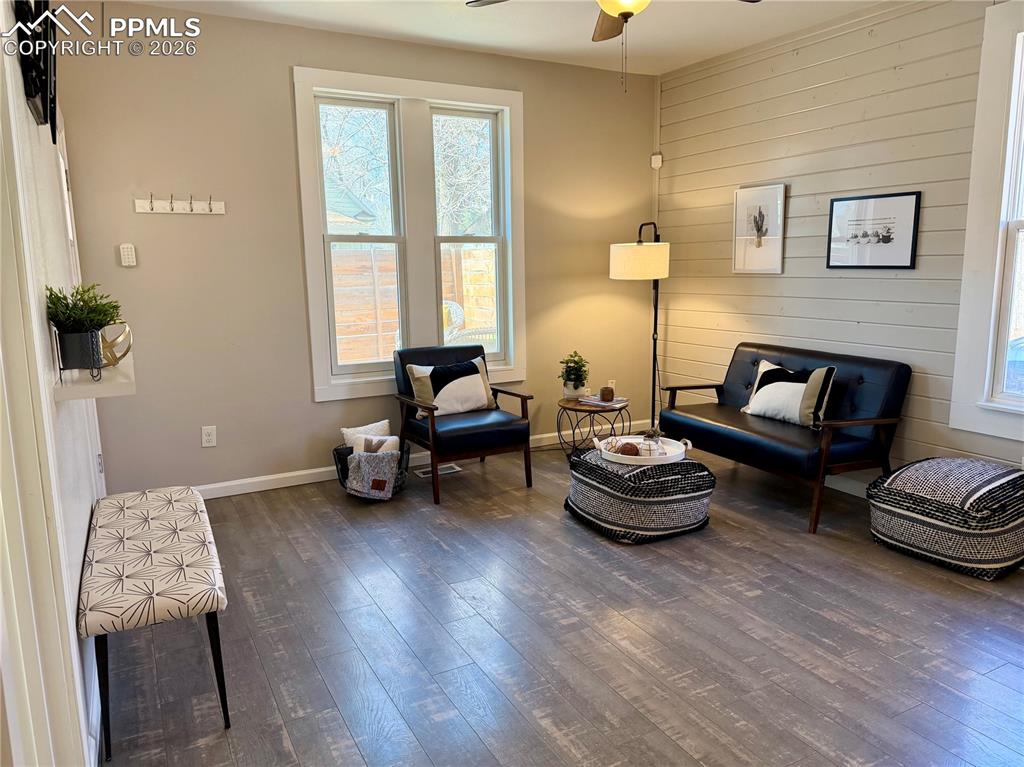 Image 6 of 27: Living Room