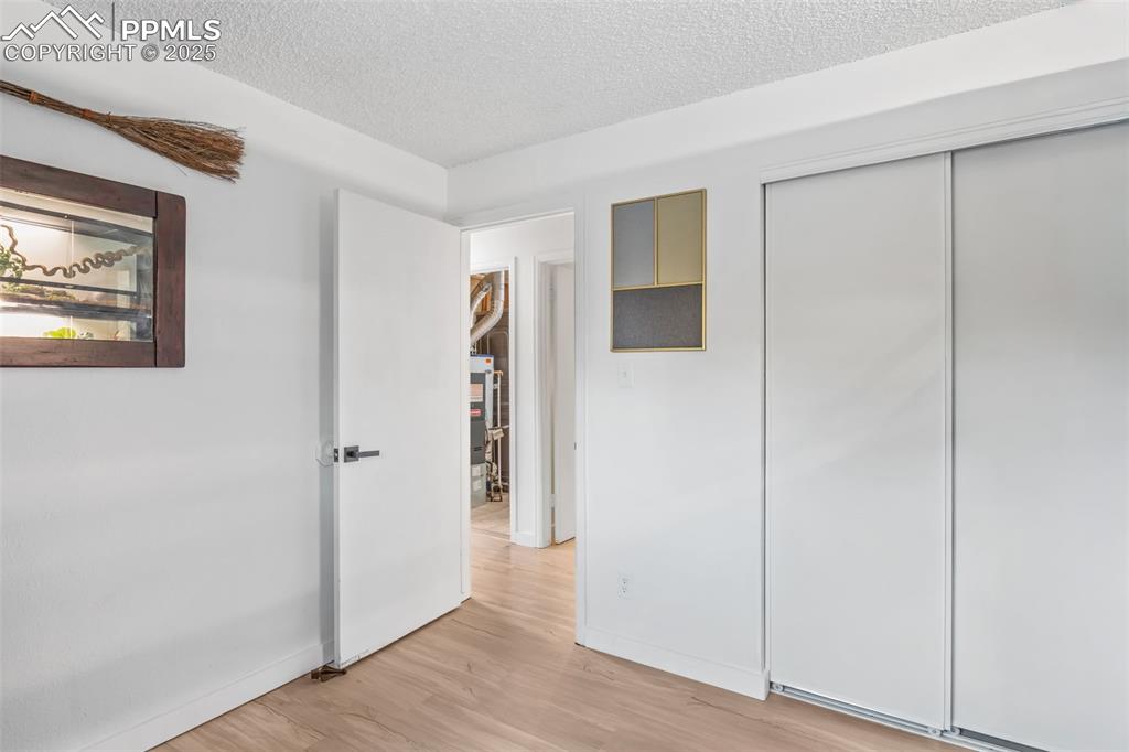 Image 25 of 35: Bedroom