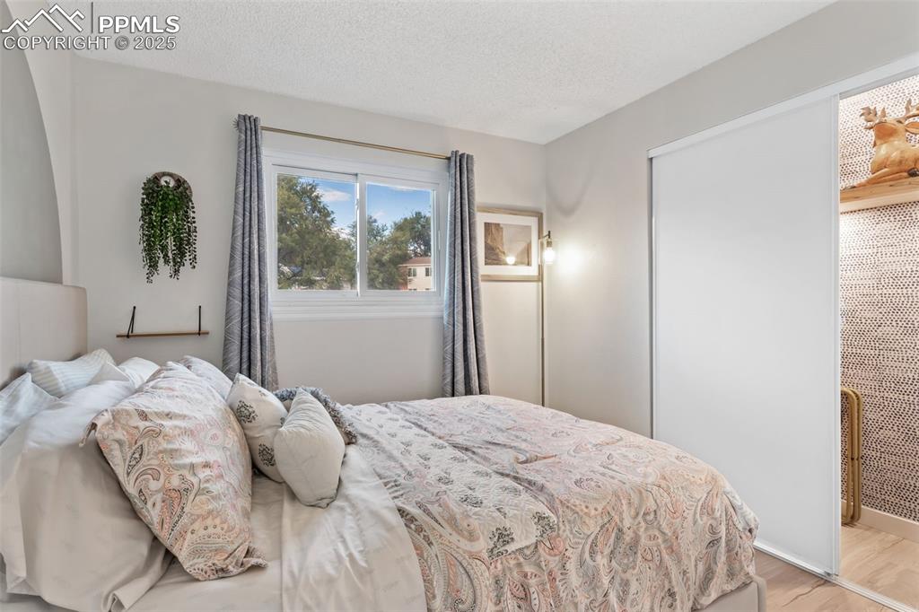 Image 26 of 35: Bedroom