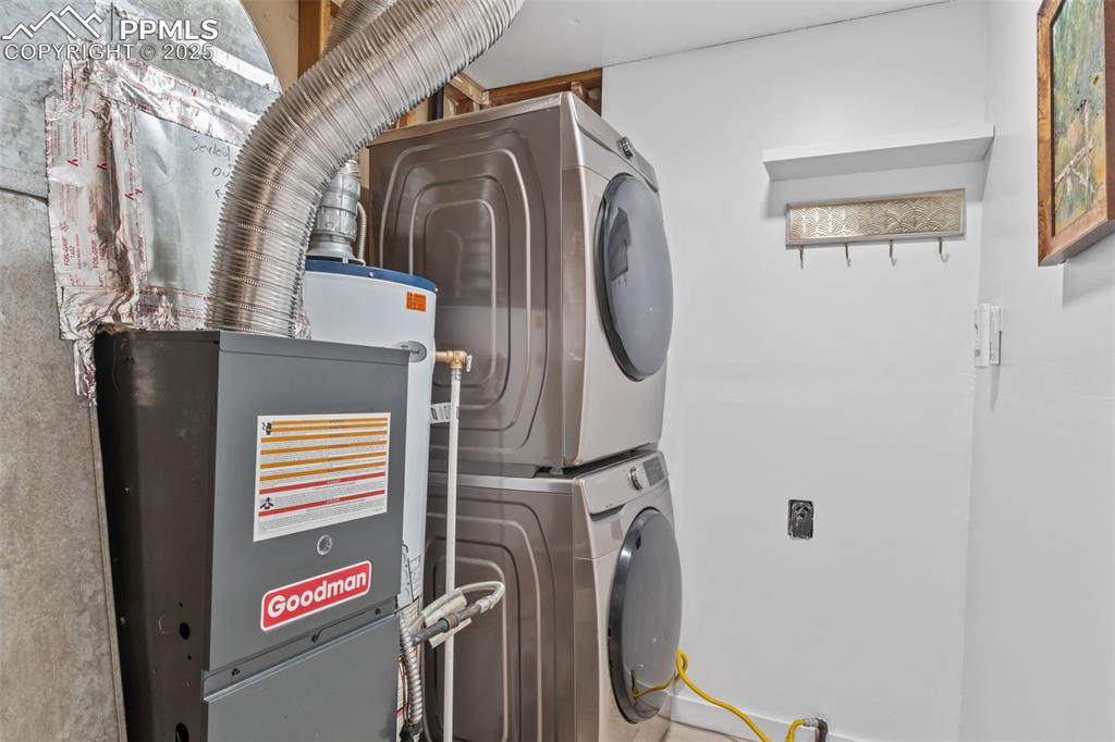 Image 29 of 35: Laundry