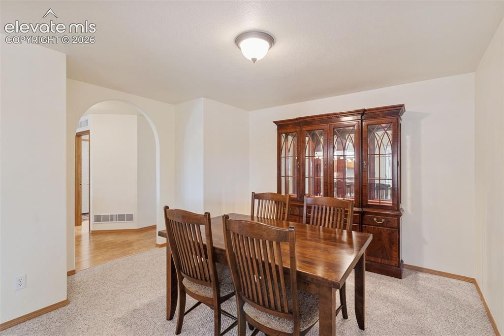 Image 10 of 50: Dining Room