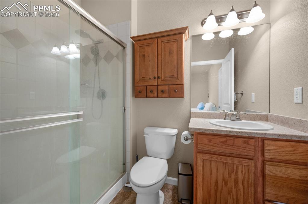 Image 14 of 23: Bathroom