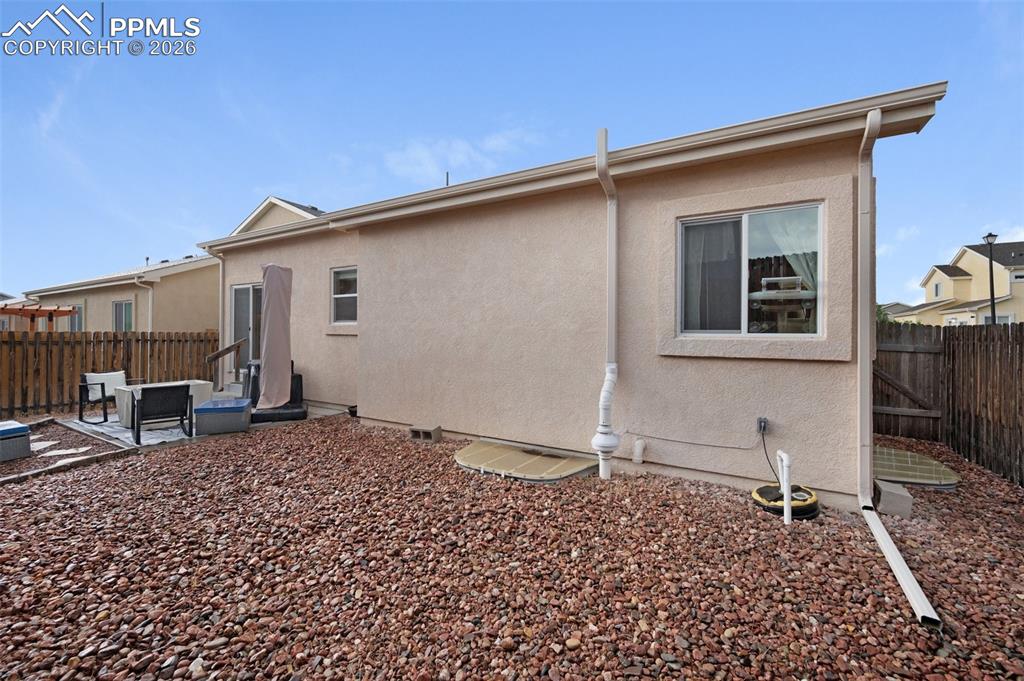 Image 22 of 23: Back of Structure