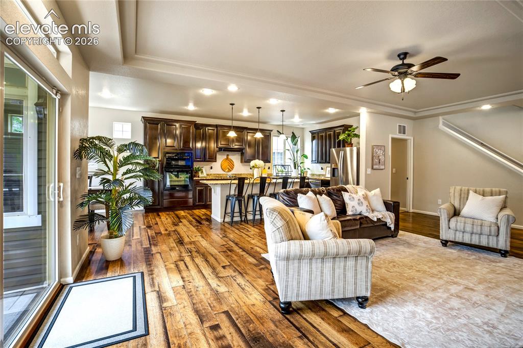 Image 11 of 50: Living Room
