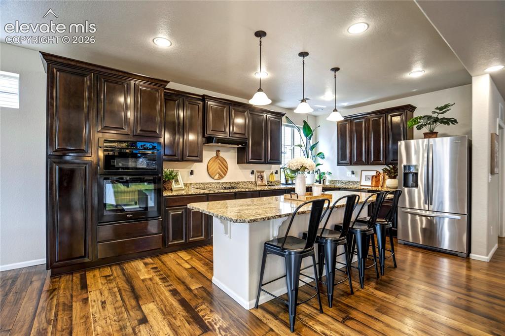 Image 15 of 50: Kitchen