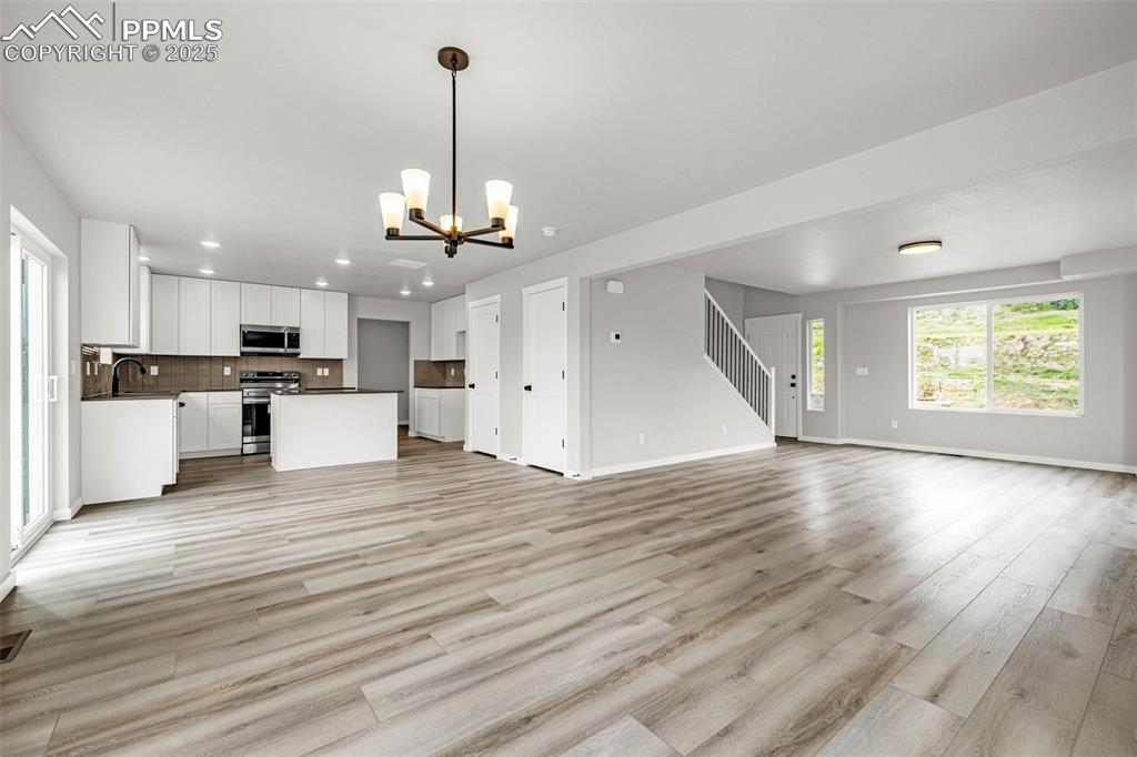 Image 12 of 41: Living Room