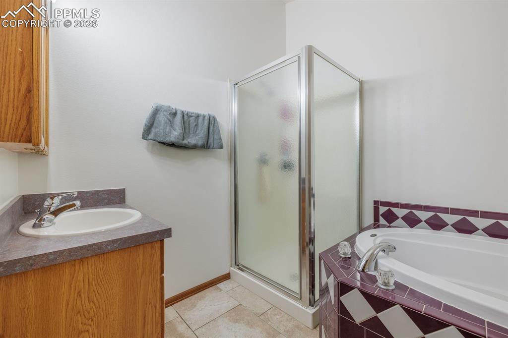 Image 19 of 33: Master Bathroom