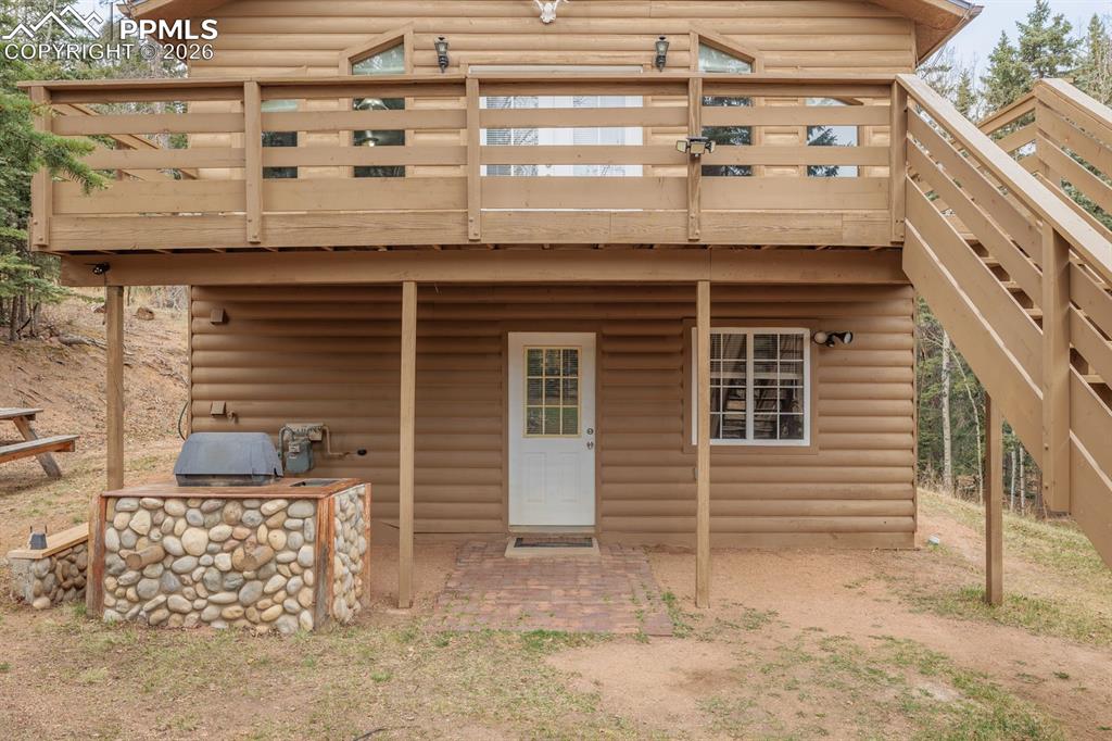 Image 4 of 33: Front of Structure