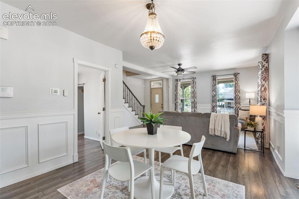 Image 16 of 49: Dining Area
