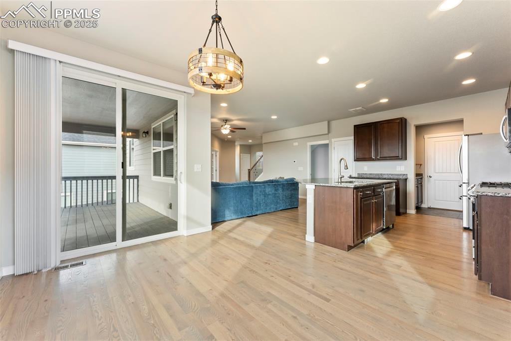 Image 11 of 47: Kitchen