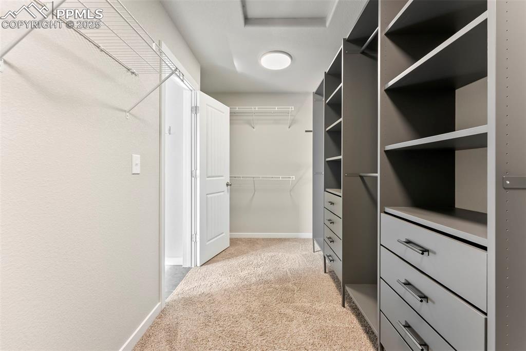 Image 18 of 47: Closet